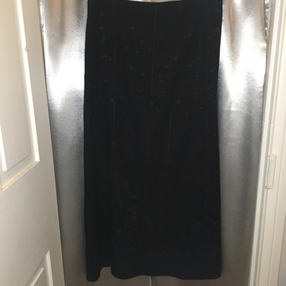 ✨talbots black patterned skirt✨